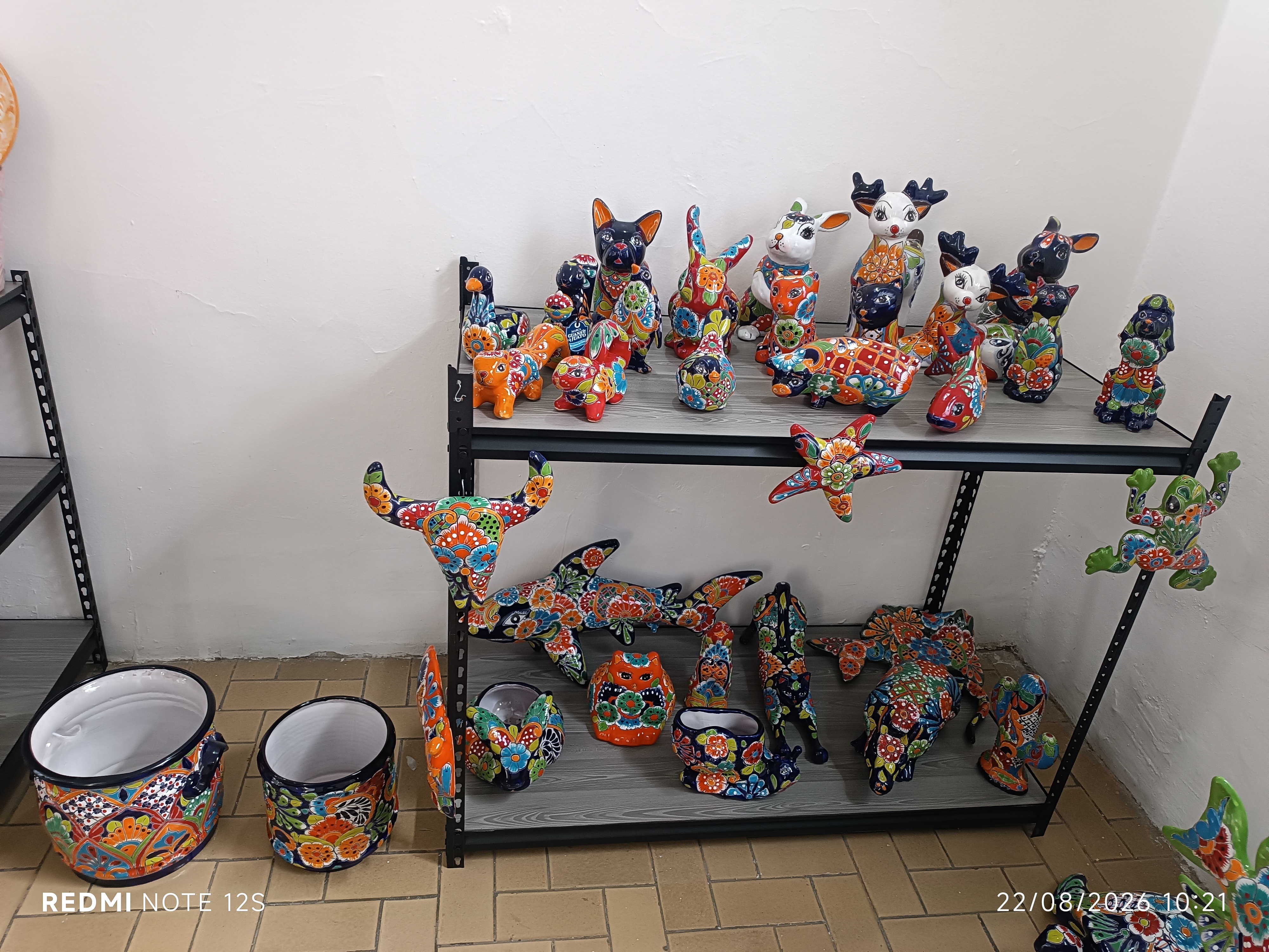Macetas y figuras de talavera